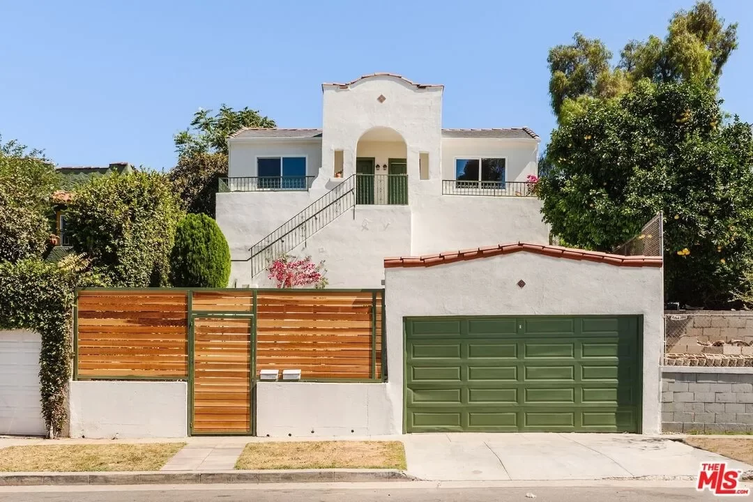 6BR Multi-Family for Sale in Los Angeles, CA