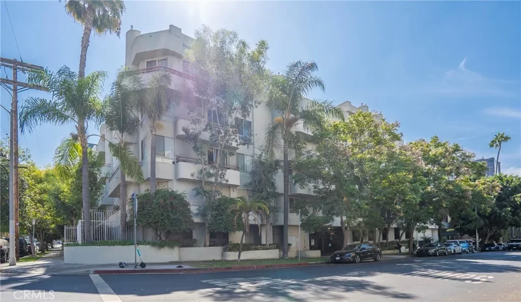 2BR Condo for Sale in Los Angeles, CA