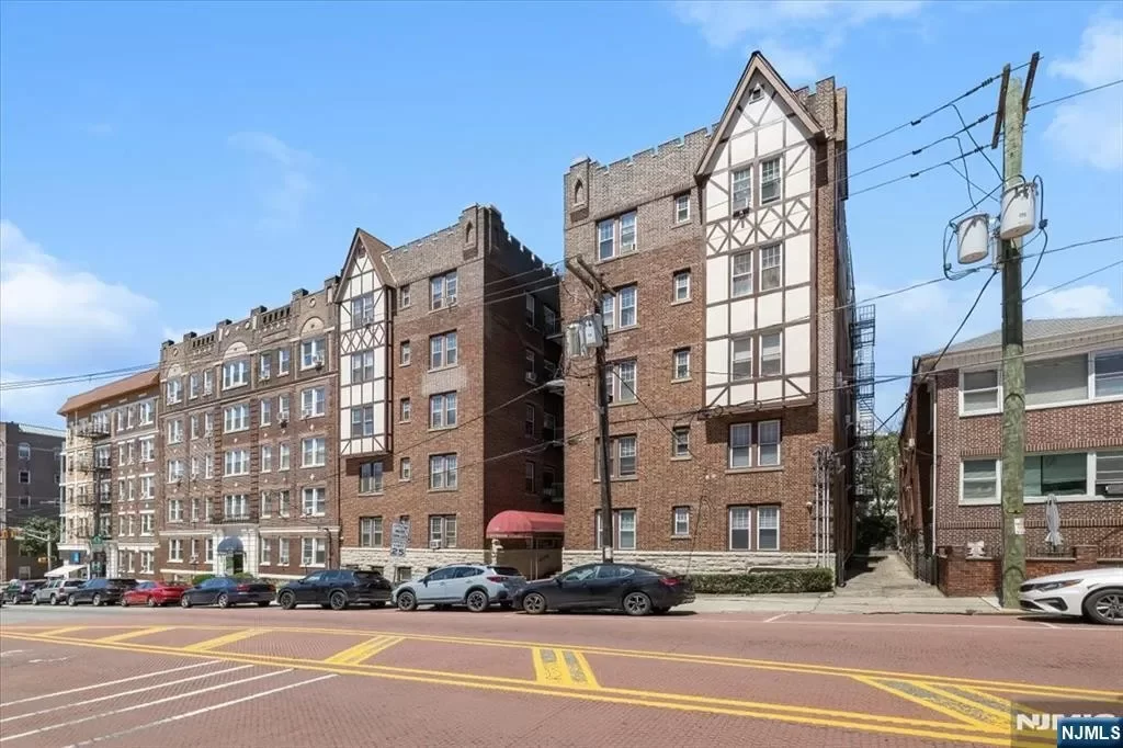 1BR Condo for Sale in West New York, NJ