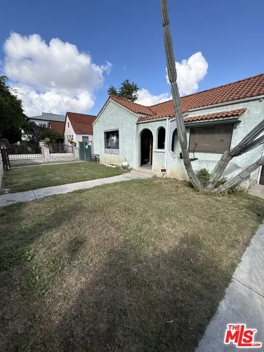 2BR Multi-Family for Sale in Los Angeles, CA
