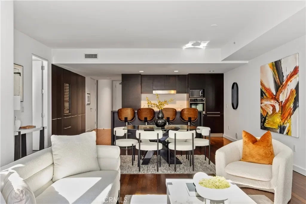 2BR Condo for Sale in Los Angeles, CA