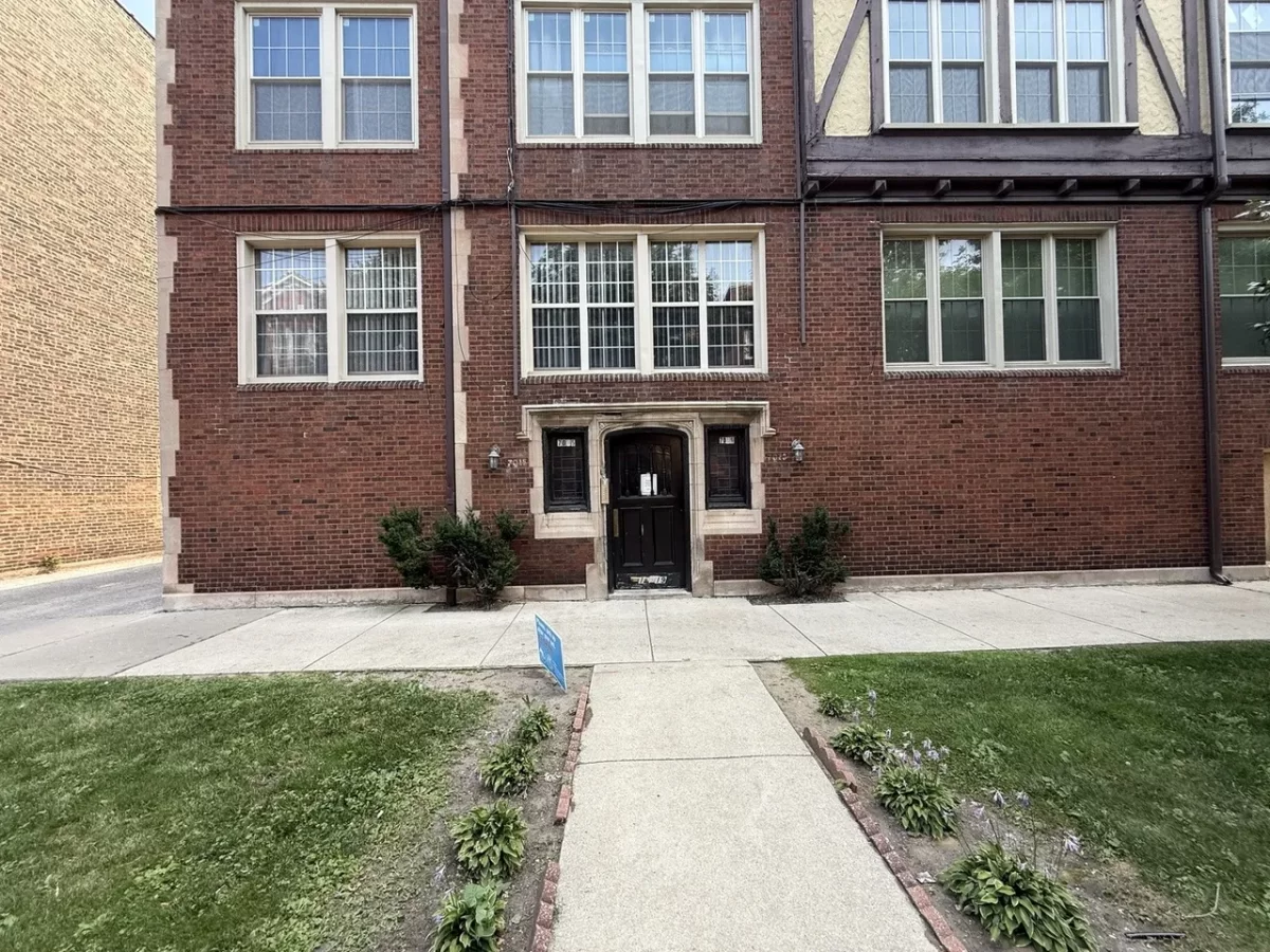 2BR Condo for Sale in Chicago, IL