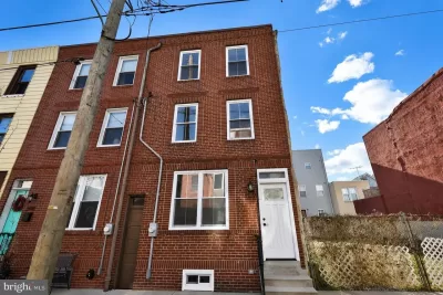 3BR Townhouse for Sale in Philadelphia, PA