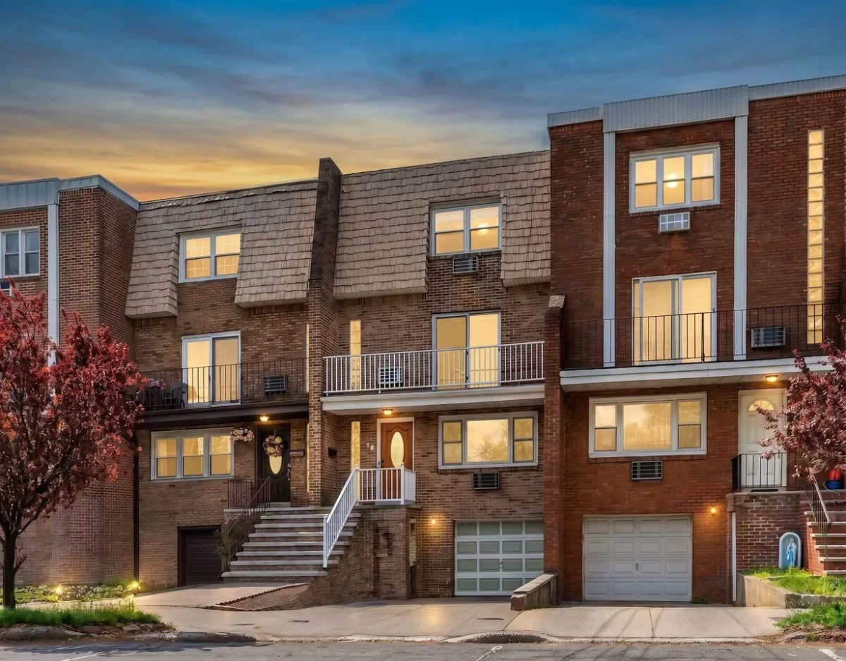 5BR Multi-Family for Sale in Bayonne, NJ