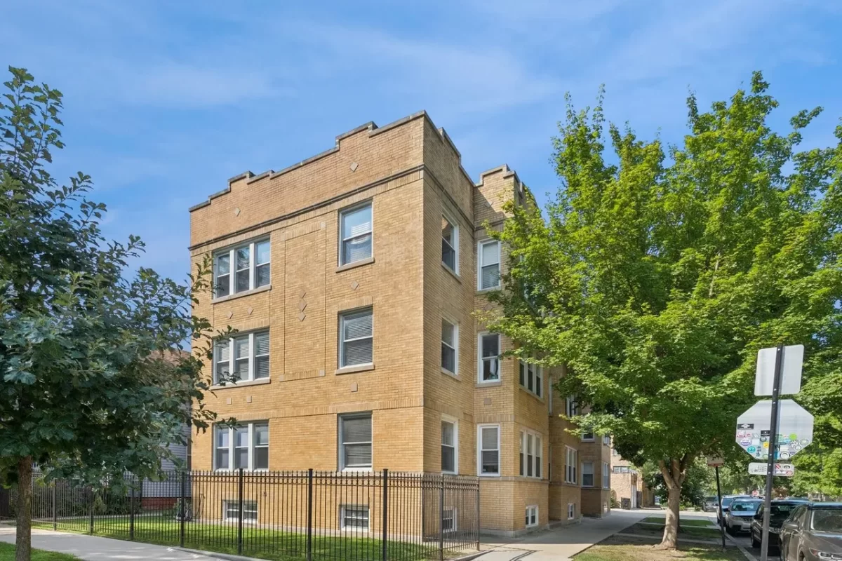 2BR Condo for Sale in Chicago, IL
