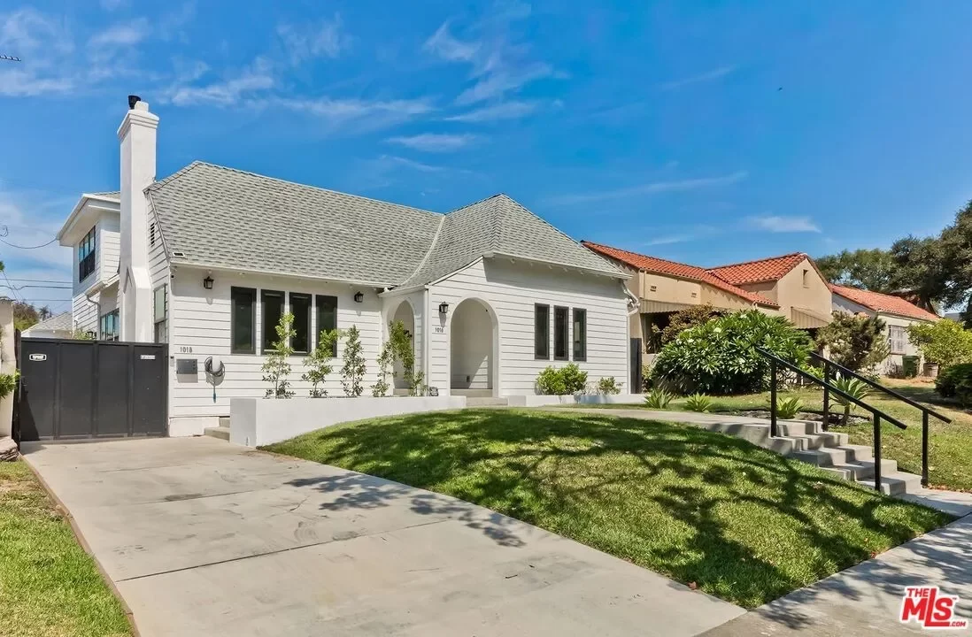 4BR House for Sale in Los Angeles, CA