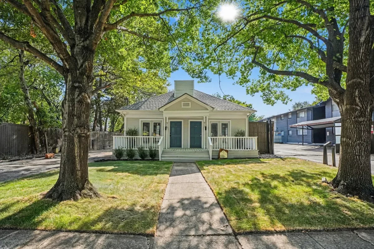 1BR Duplex for Rent in Dallas, TX