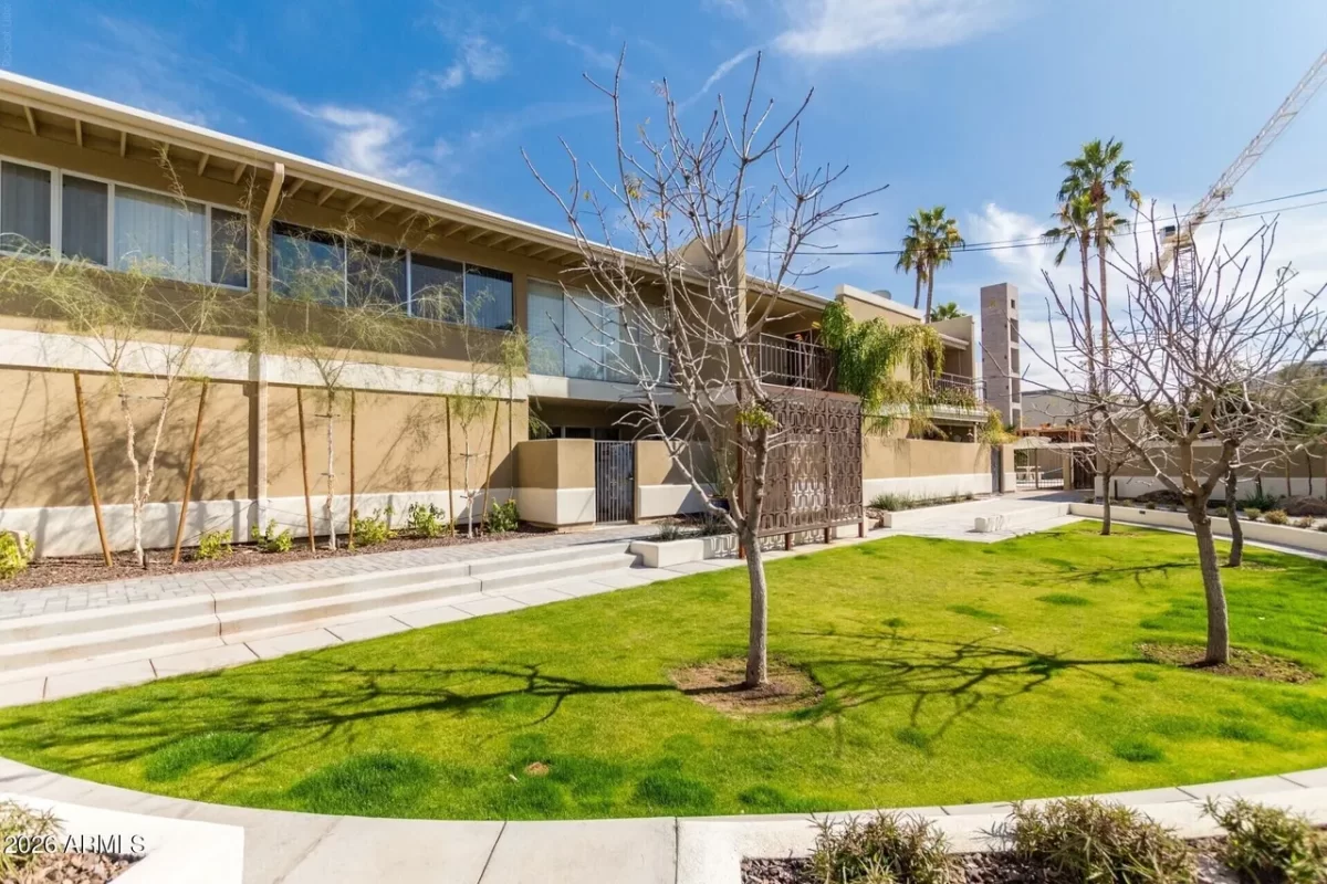 2BR Townhouse for Sale in Phoenix, AZ