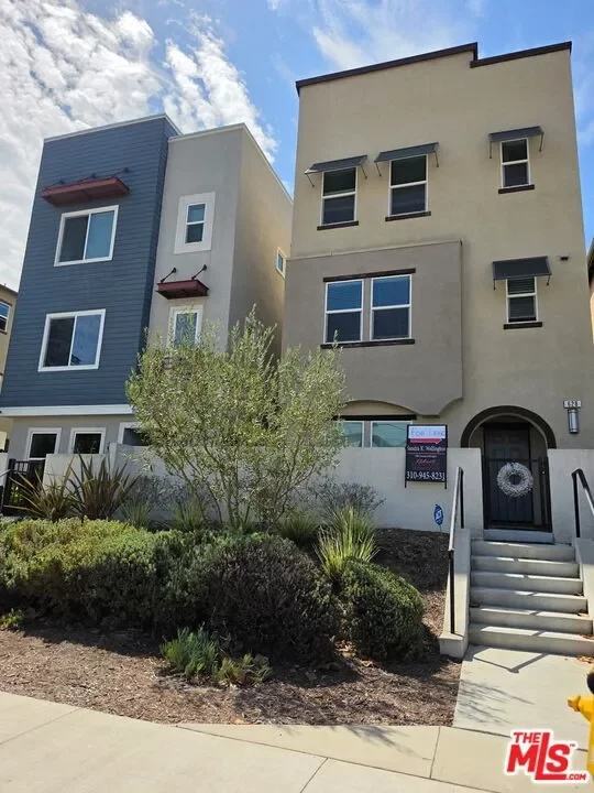 4BR Townhouse for Rent in Inglewood, CA