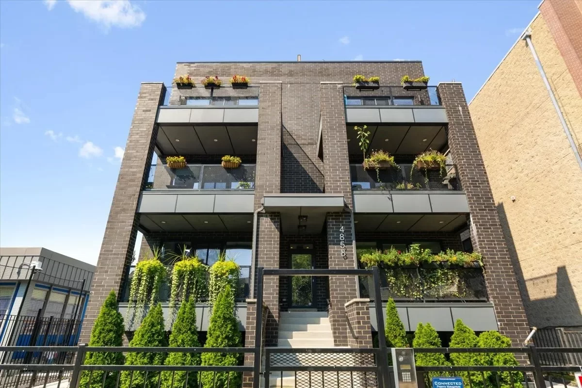 3BR Condo for Sale in Chicago, IL