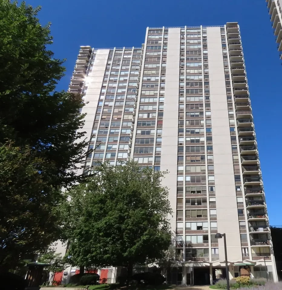 2BR Condo for Sale in Chicago, IL