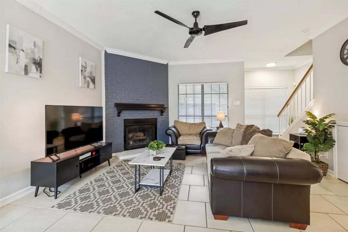 2BR Townhouse for Sale in Dallas, TX