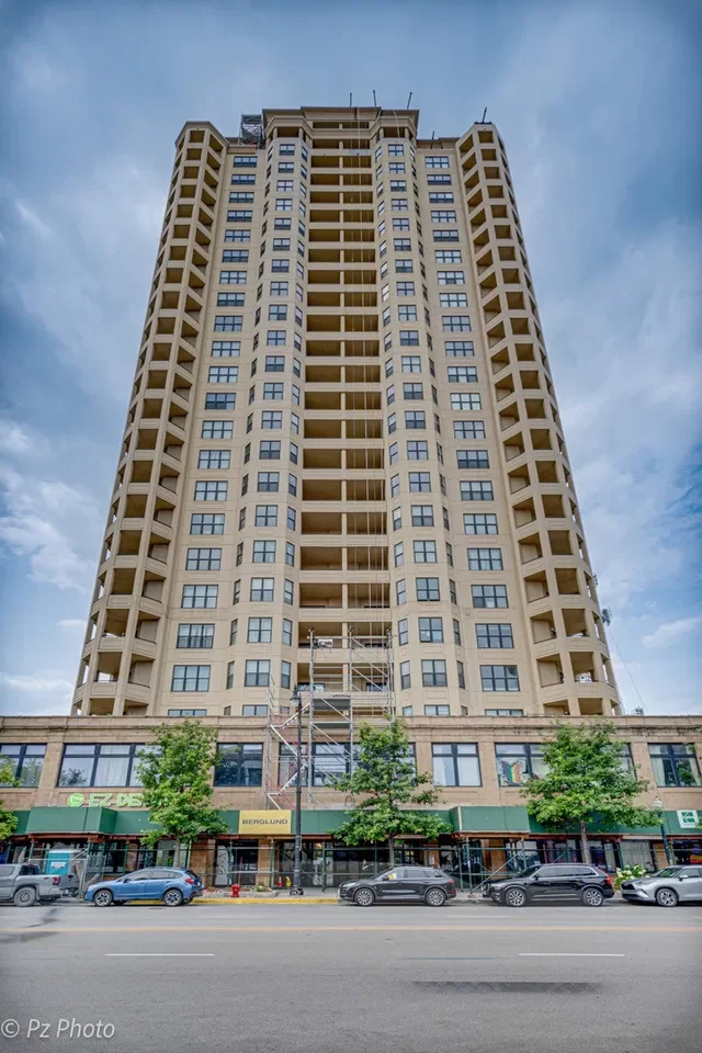 2BR Condo for Sale in Chicago, IL
