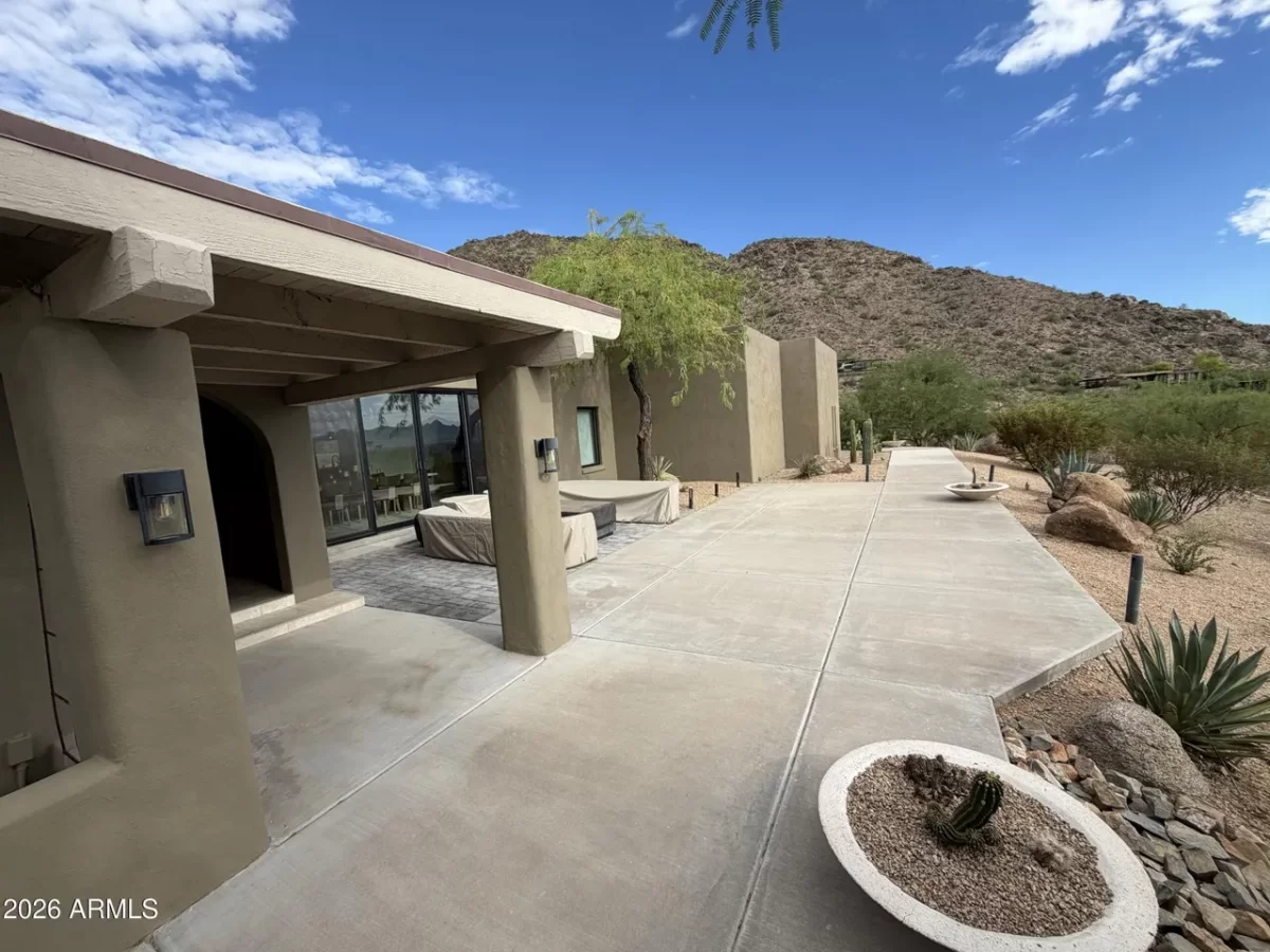4BR House for Sale in Paradise Valley, AZ