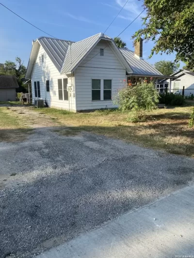 2BR House for Rent in San Antonio, TX