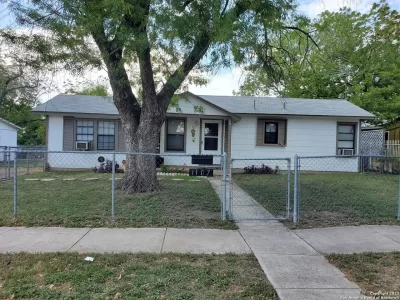 2BR House for Rent in San Antonio, TX