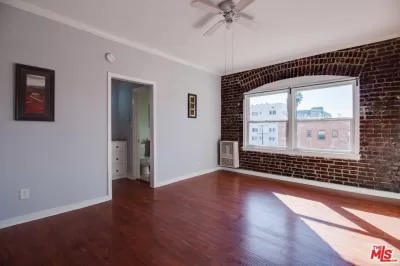 Studio Apartment for Rent in Los Angeles, CA