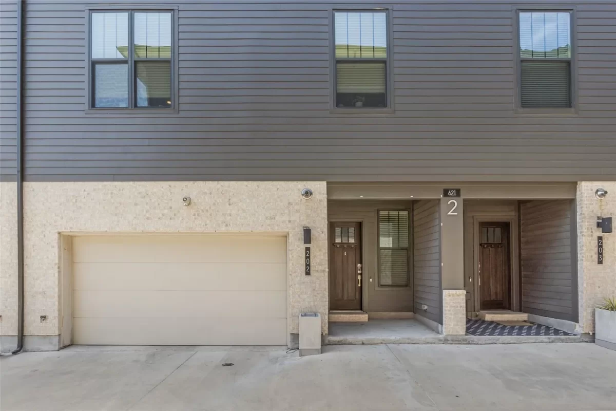 2BR Townhouse for Rent in Dallas, TX