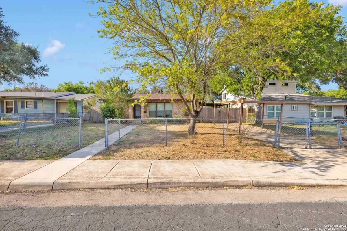 3BR House for Sale in San Antonio, TX