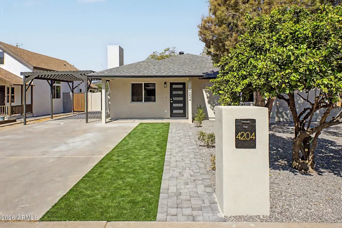 4BR House for Sale in Phoenix, AZ