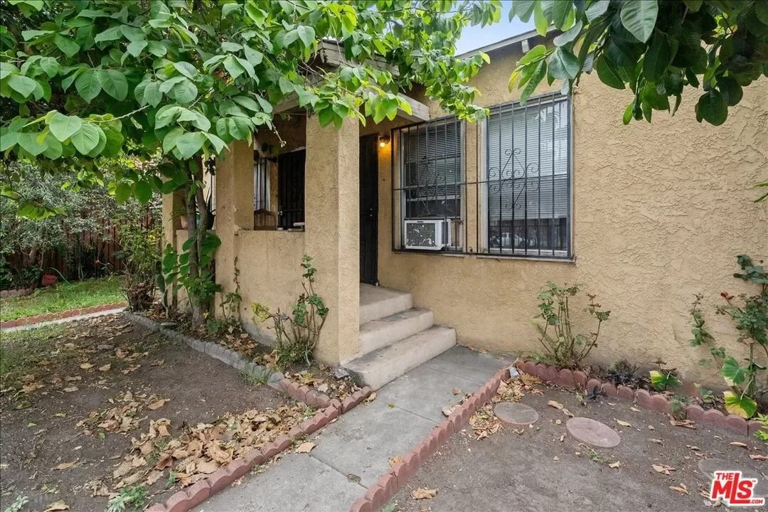 4BR Multi-Family for Sale in Los Angeles, CA