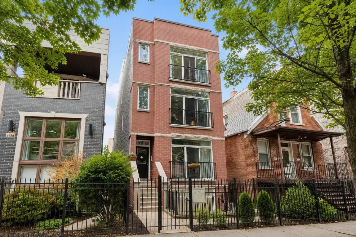 2BR Condo for Sale in Chicago, IL