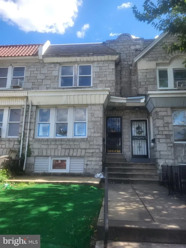 4BR Townhouse for Sale in Philadelphia, PA