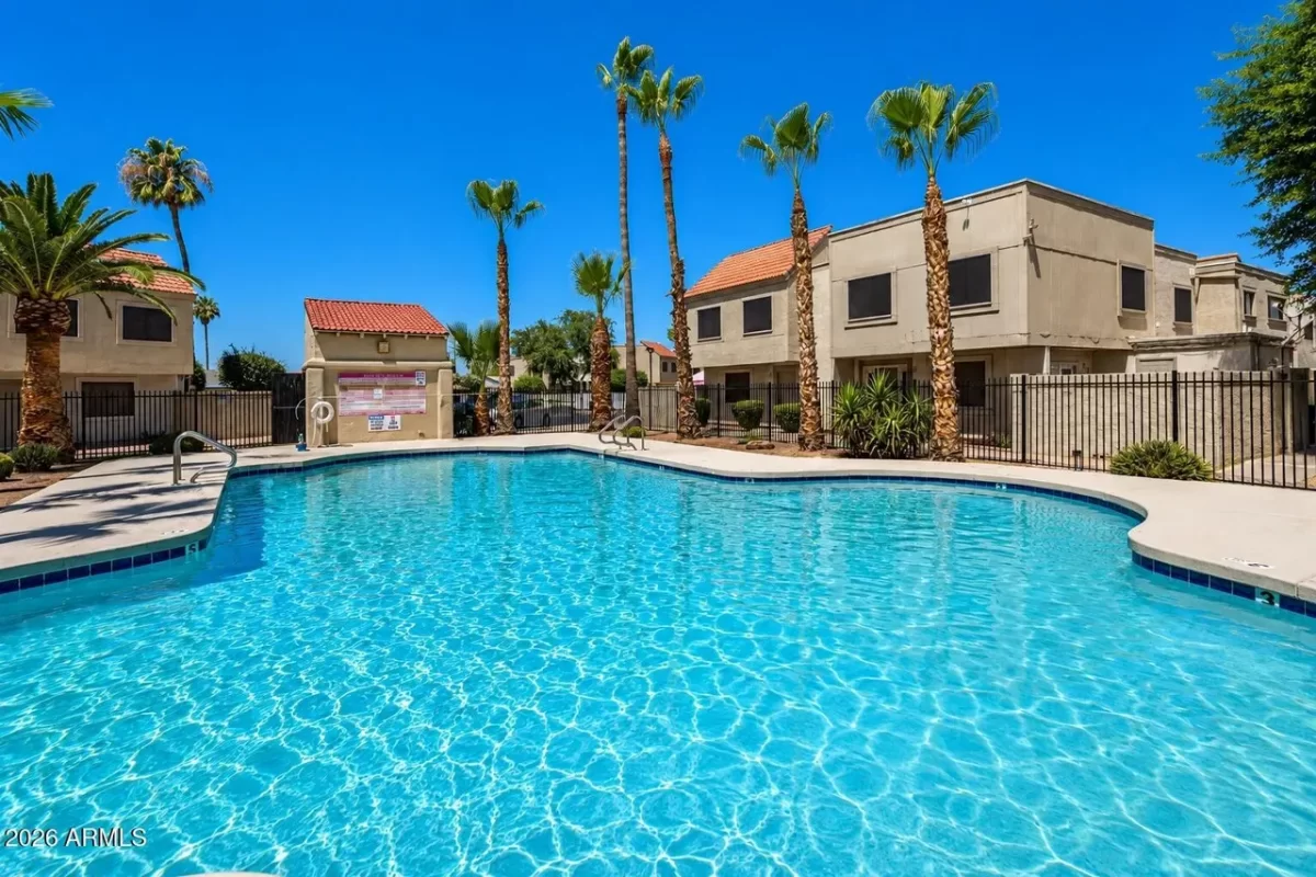 2BR Townhouse for Sale in Glendale, AZ