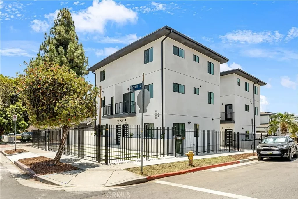 15BR Multi-Family for Sale in Los Angeles, CA