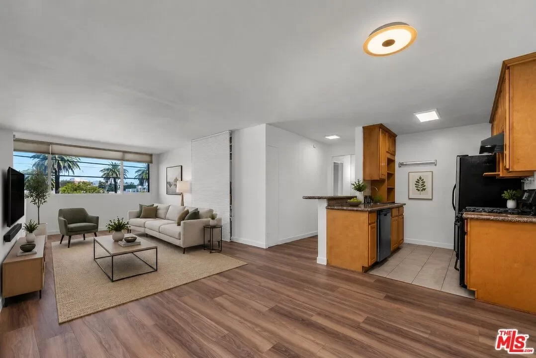 2BR Condo for Sale in Los Angeles, CA