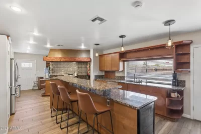 4BR House for Sale in Phoenix, AZ