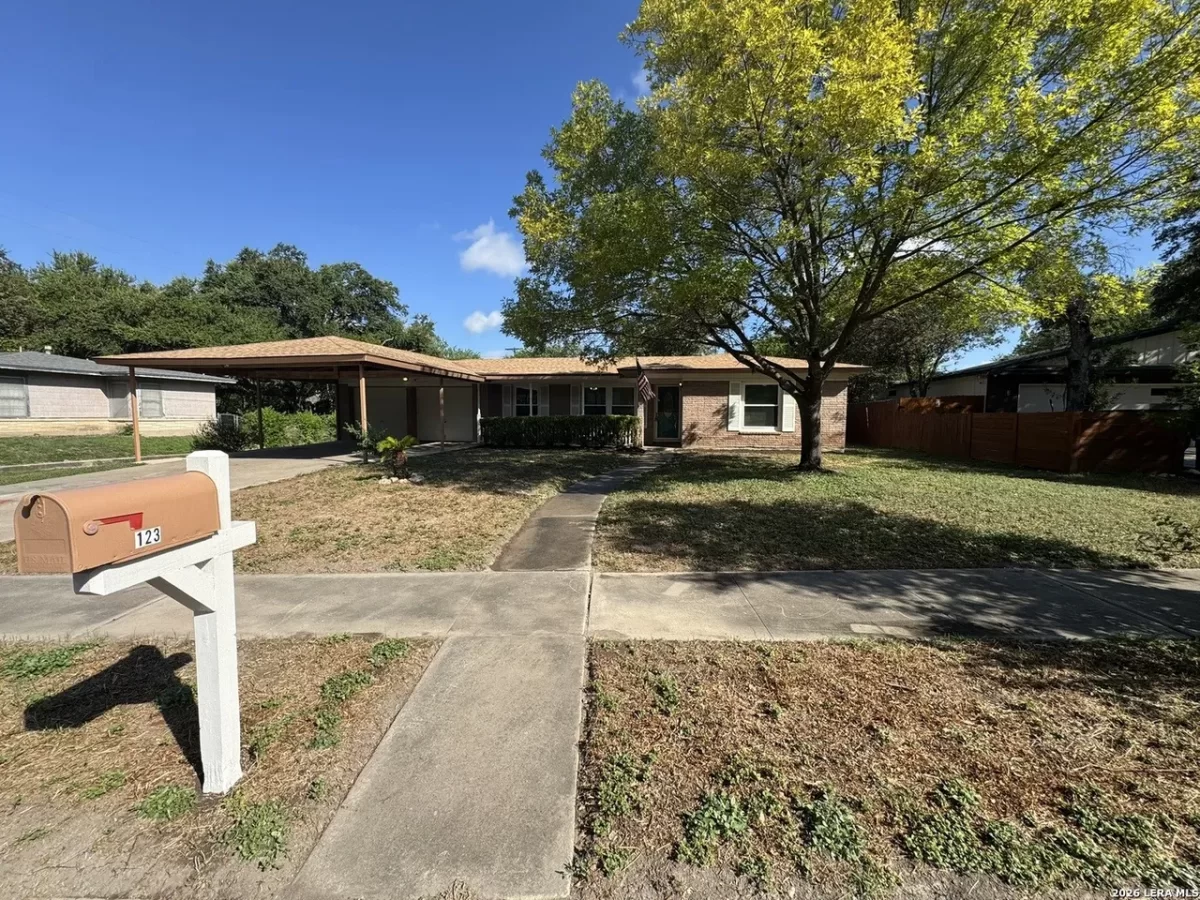 3BR House for Sale in San Antonio, TX