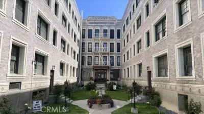Condo for Sale in Los Angeles, CA