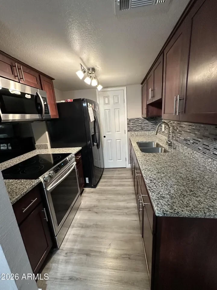3BR Townhouse for Sale in Phoenix, AZ
