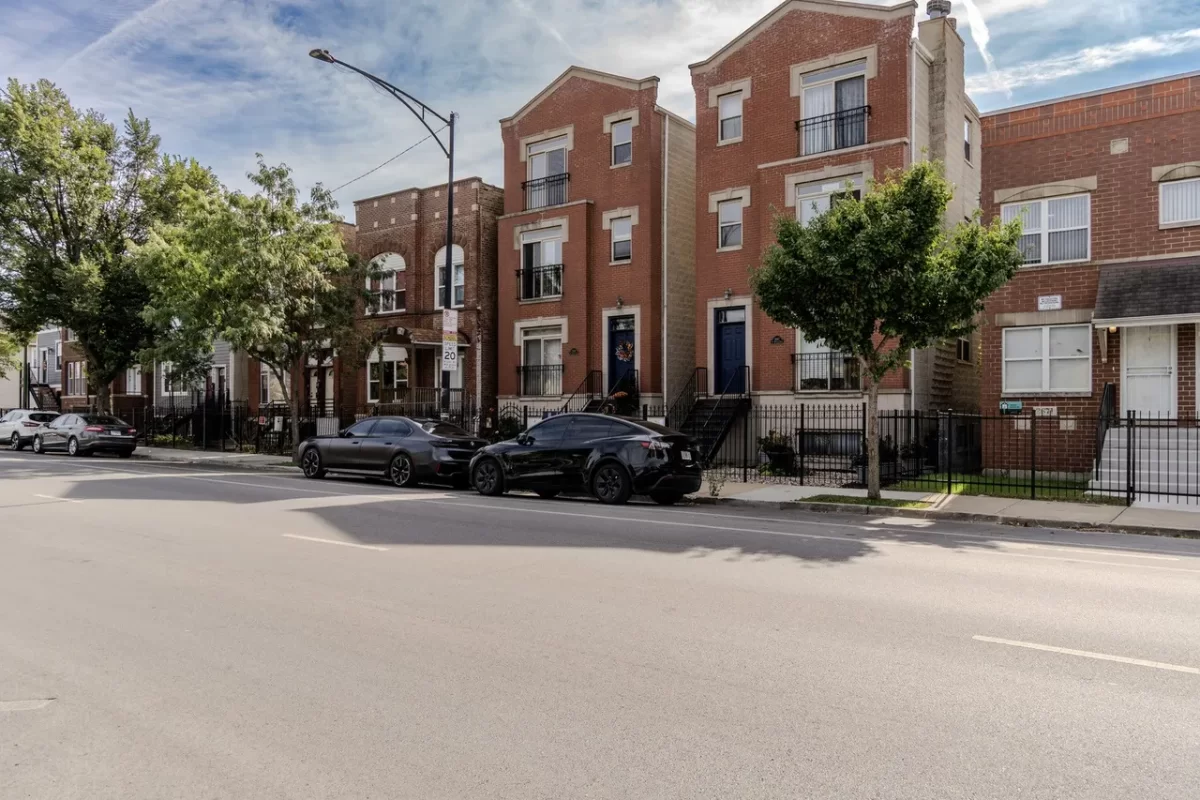 3BR Condo for Sale in Chicago, IL