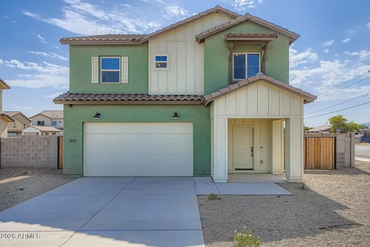 4BR House for Sale in Phoenix, AZ
