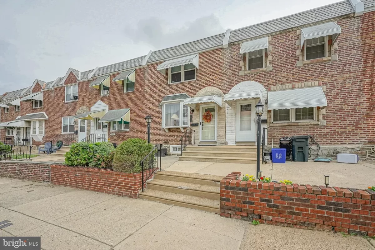 2BR Townhouse for Sale in Philadelphia, PA