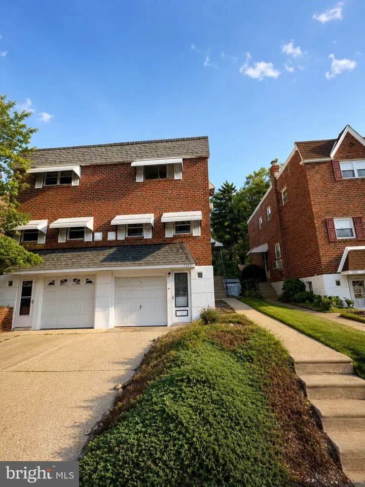 3BR Townhouse for Sale in Philadelphia, PA