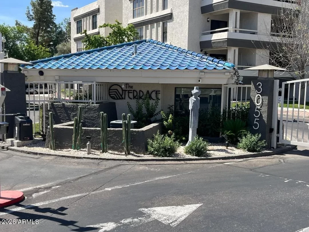 2BR Condo for Sale in Phoenix, AZ