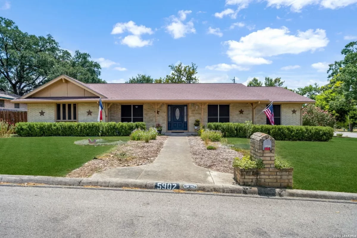 4BR House for Sale in Windcrest, TX