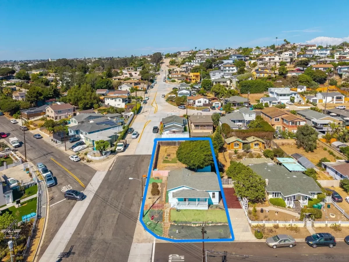 2BR House for Sale in San Diego, CA
