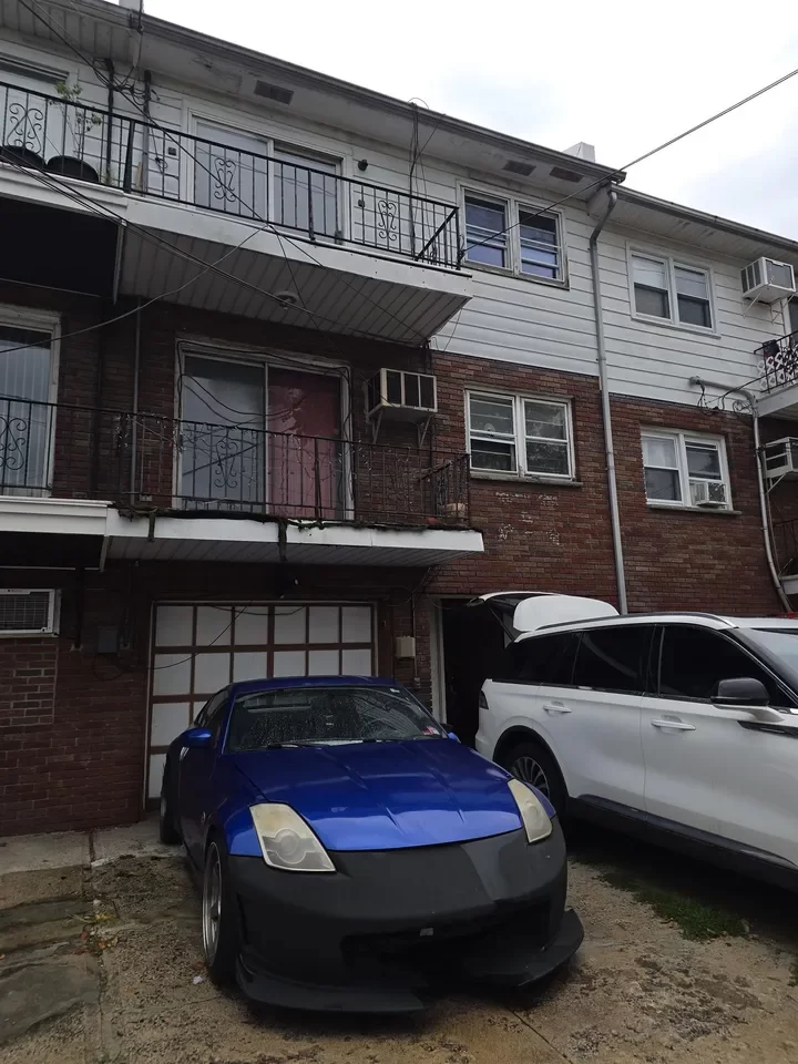6BR Multi-Family for Sale in Jersey City, NJ