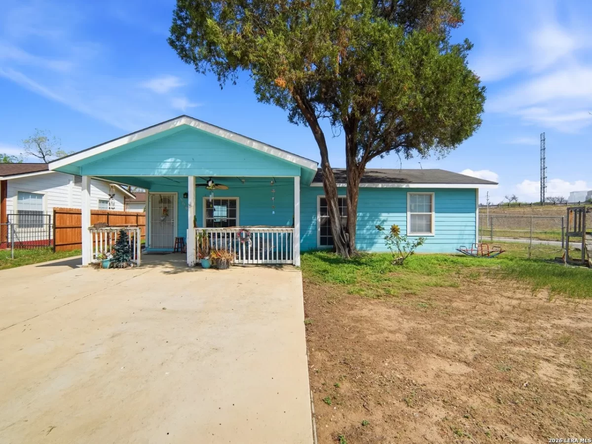 2BR House for Sale in San Antonio, TX