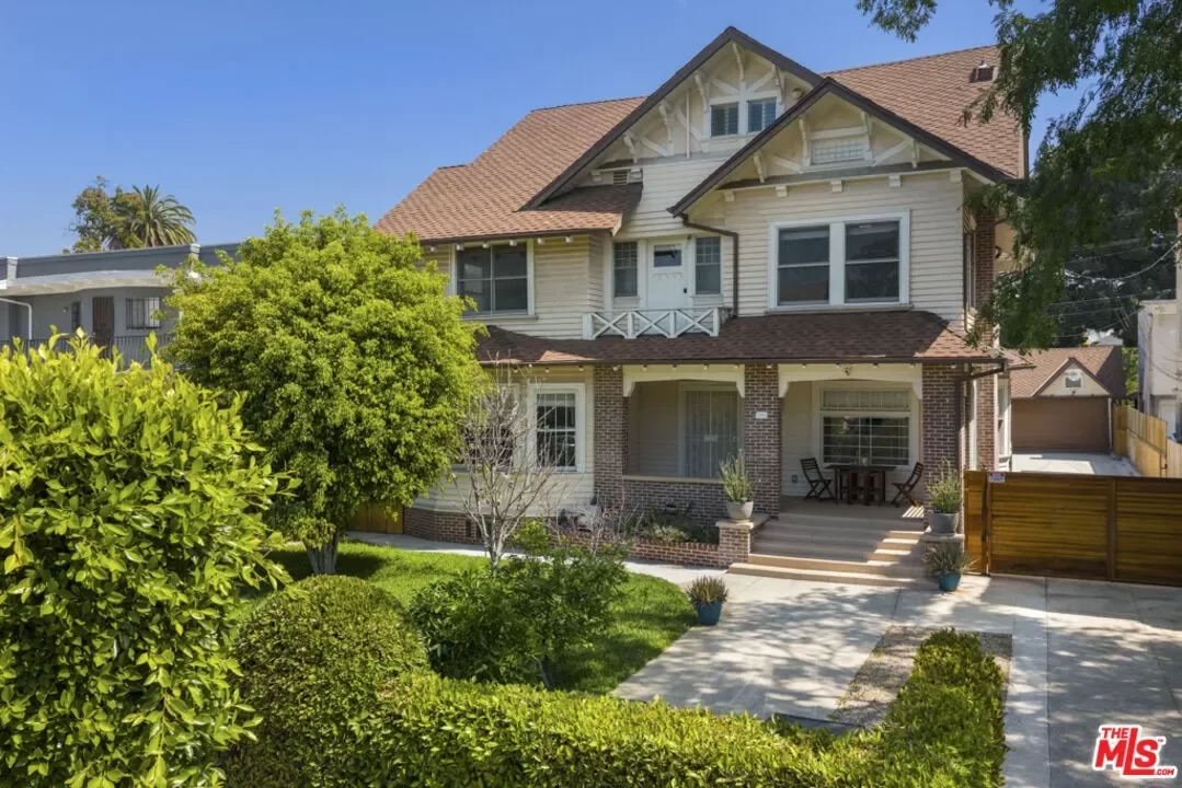 7BR Multi-Family for Sale in Los Angeles, CA