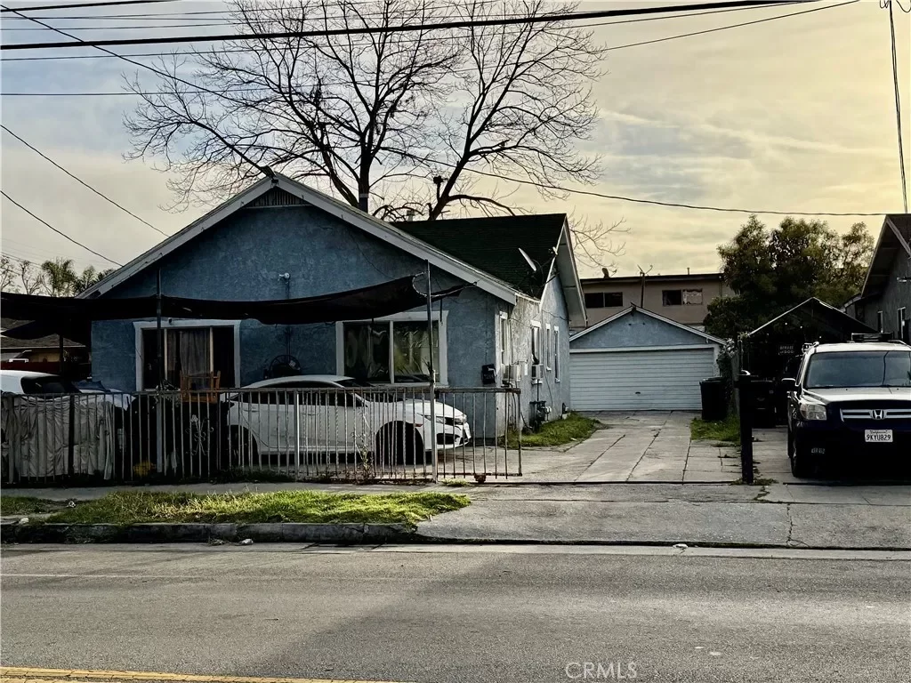 5BR Multi-Family for Sale in Los Angeles, CA