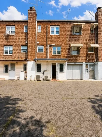 2BR House for Sale in Brooklyn, NY