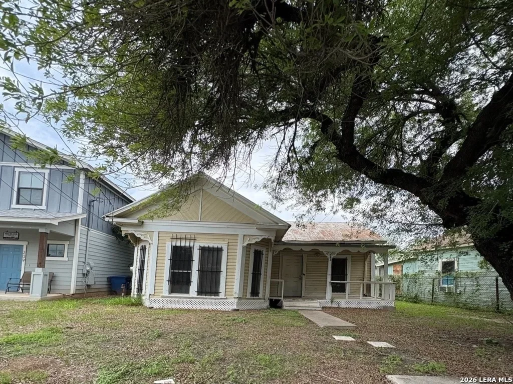2BR House for Sale in San Antonio, TX