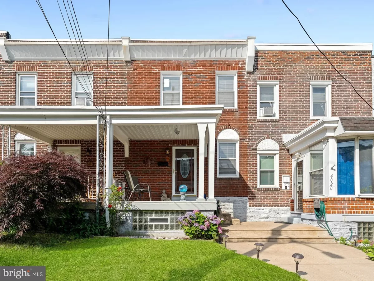 2BR Townhouse for Sale in Philadelphia, PA