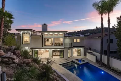 6BR House for Sale in Los Angeles, CA