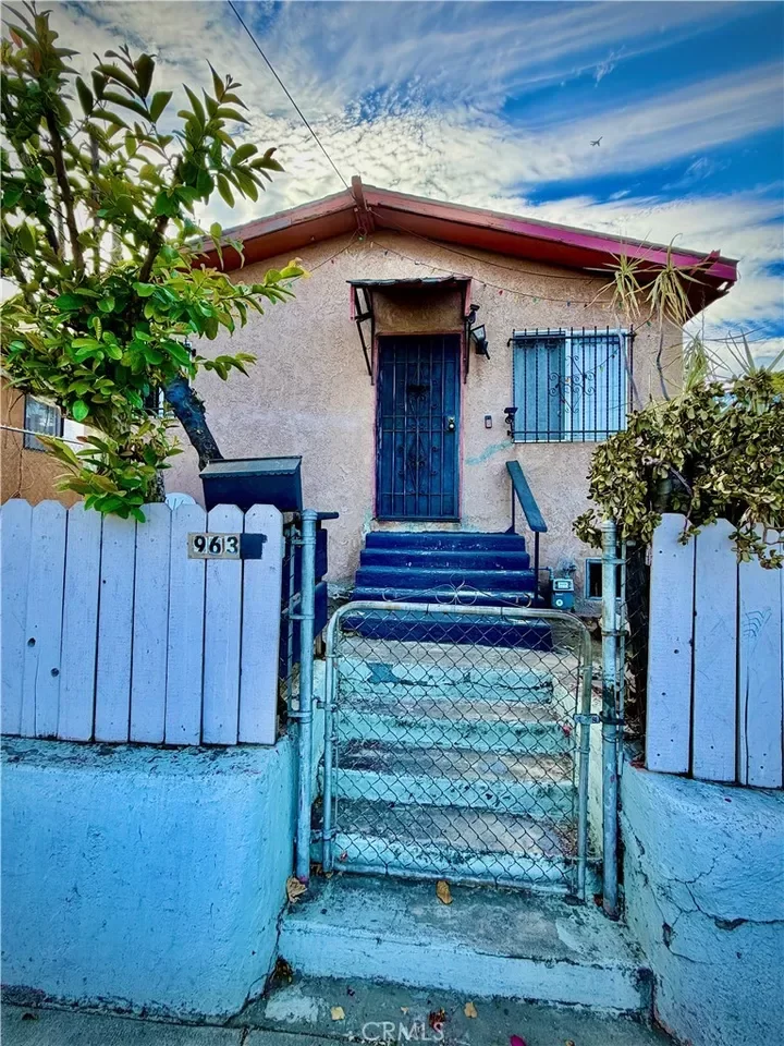 2BR House for Sale in Los Angeles, CA